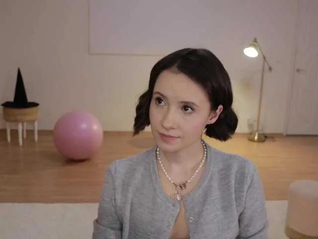 -FemaleEssence- — Freechat on BongaCams