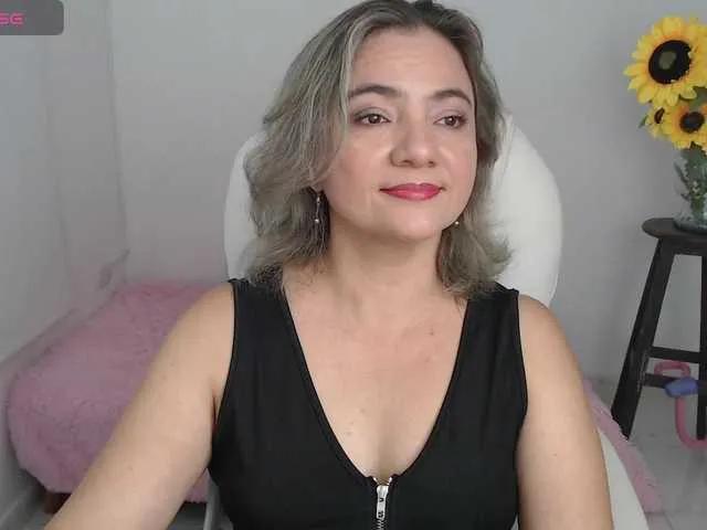 ana-milf — I am excited by the game of looks, the naughty conversations, and when they take their time to discover every corner of my desire; I adore sincere compliments and well -counted fantasies, tea encourages to discover what more drives me crazy?