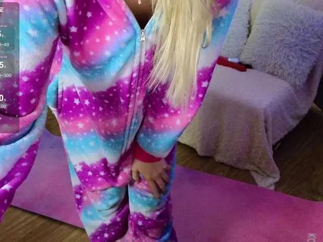AnnaNolan — I love when Daddy plays with my toys and with me in the bed. I love being spoiled and getting attention. But sometimes I turn into a dominant cat who knows exactly what she wants. I love the balance between tenderness and boldness