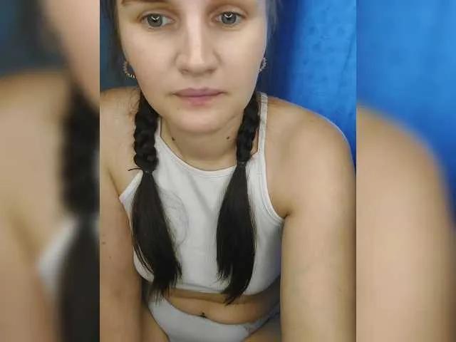 Caroline69 on BongaCams