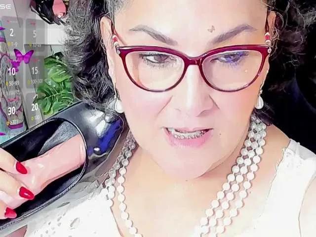 cataleya-mom — I love relaxed people, who enjoy good company, who above all are very respectful and value my effort.