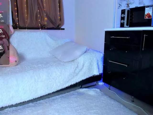 Dollyiaa on BongaCams 
