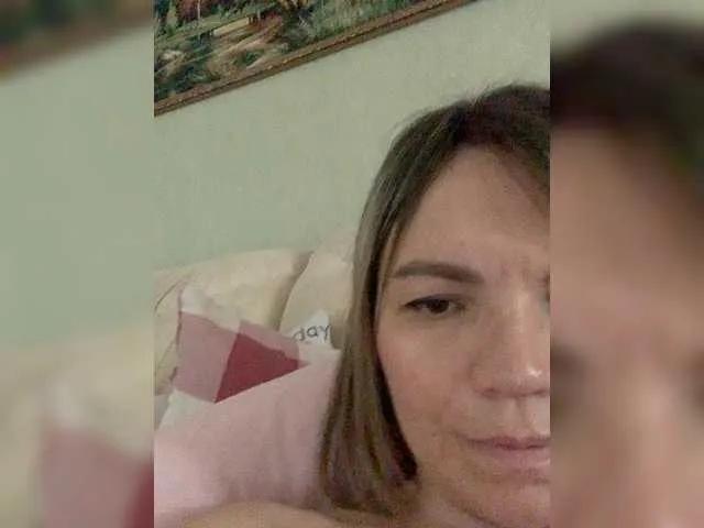 Ella-Pearlie on BongaCams