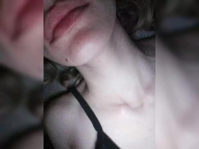 EvelynXKukla on BongaCams 