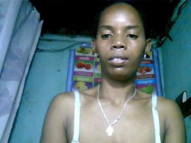 Fanihsexy — Hello, welcome to my room, if you want to see boobs, it's 30TKNS pussy 40TKNS big ass 40TKNS all naked 50 tokens, come on, I'll make you happy before I leave.