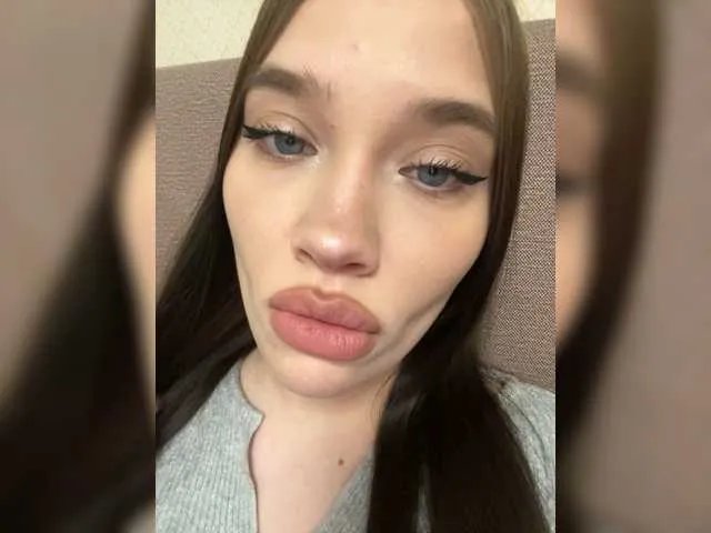 Glossmixdoll — Freechat on BongaCams