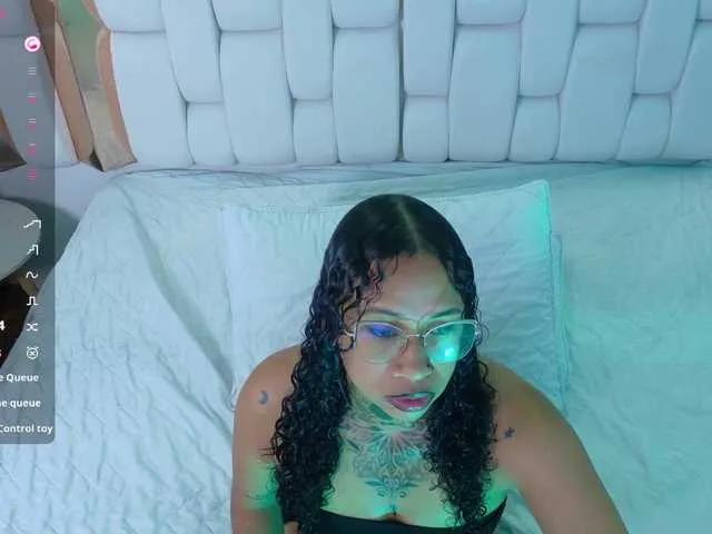 hollyvega on BongaCams