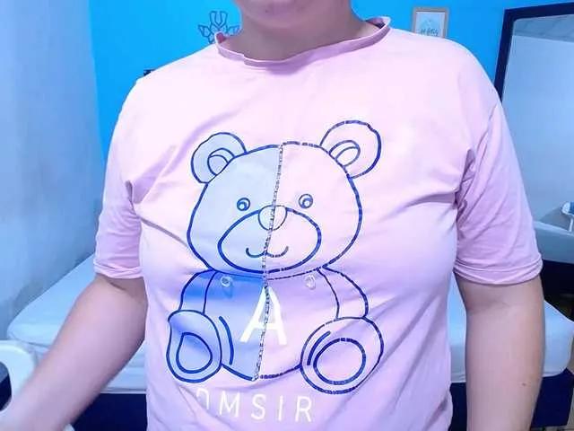kinky-redhead18 — chupen los pezones