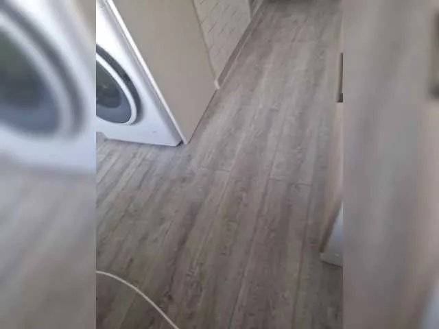 Kira183 on BongaCams