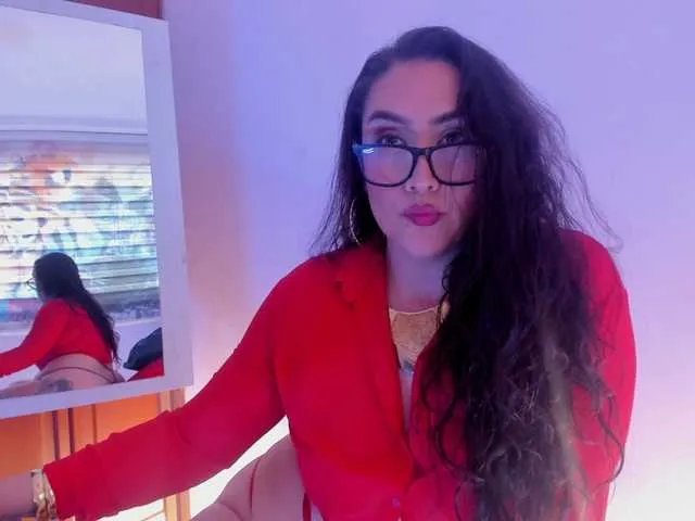 MeganHotCurvy on BongaCams