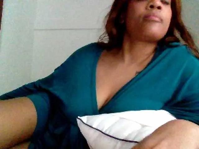 MiaMuffn on BongaCams 