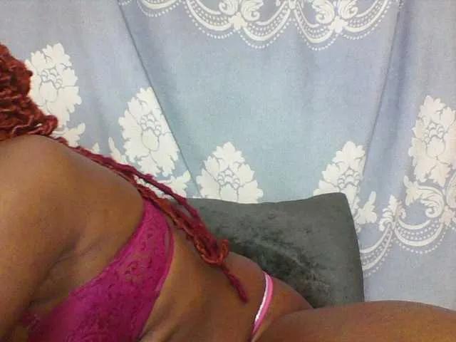 Prettydarksin on BongaCams