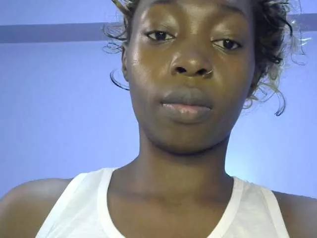 queen-innocent on BongaCams 