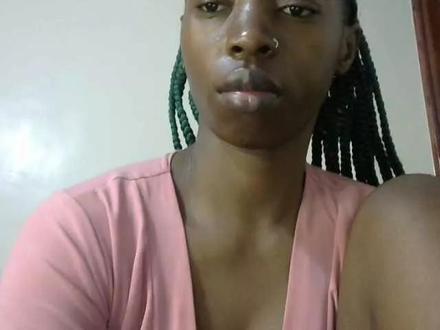 queen-innocent on BongaCams 