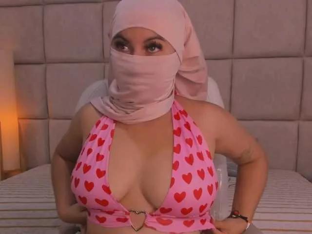 Raniia on BongaCams