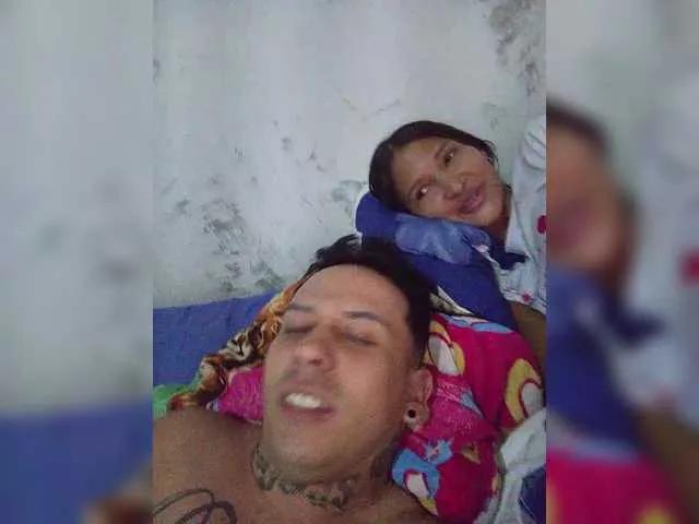 RianYSusy — Nos pone caliente  Las personas Con mente abiertas Malos . Muy morbosos . 