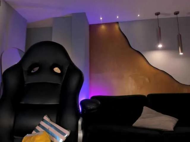 SavannahStorm — I love naughty games, and receiving orders tell me your hottest fantasies and teach me how to fulfill them, pleasing you is what excites me the most