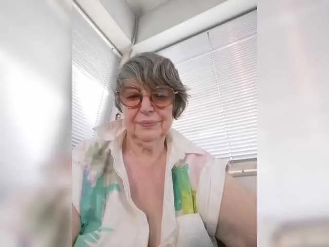 Sharon-love — kisses pussy