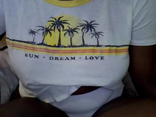 Sweetpie51 on BongaCams 