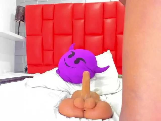 taylorr-evans — I love hot men. that explore my body and fill me with pleasure  I like to ride the hard cock with my big ass 