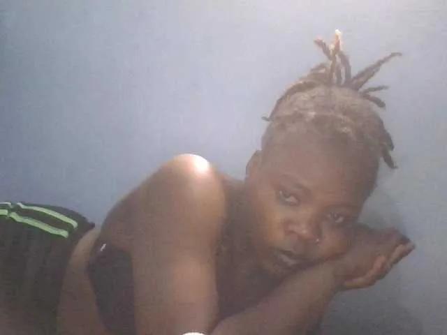 Tightpussy21 on BongaCams