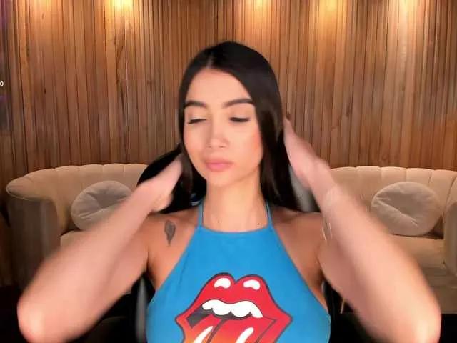 ValeriaVelvet — It excites me that they treat me well and while they excite me when I remind me of the naughty that I can be