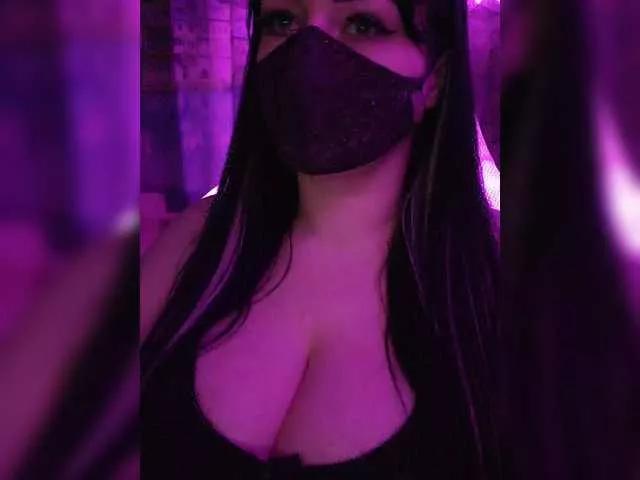 YennSI on BongaCams 