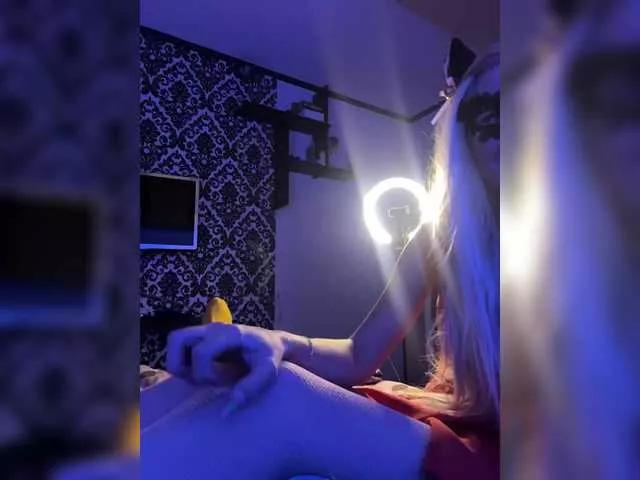 Offline Zevs77-17 on BongaCams