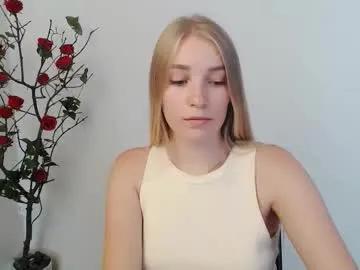 _snow_queen__ on Chaturbate