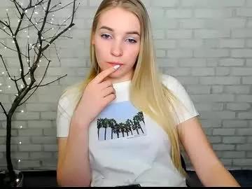 _snow_queen__ on Chaturbate