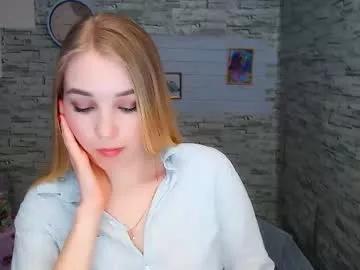 _snow_queen__ on Chaturbate