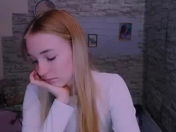 _snow_queen__ on Chaturbate