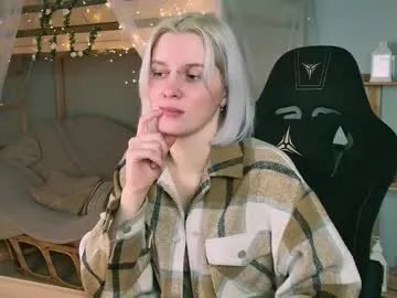 bethanycloud — GOAL: slap every 20tk [260 tokens remaining] Let's relax Welcome to my cozy space #nonude #blonde #piercing #feet #skinny