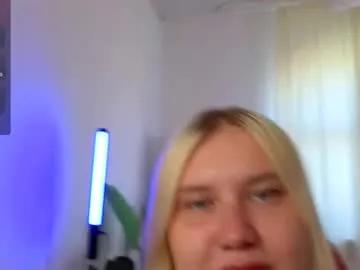 caseyrobbinss — GOAL: Tease with panties closecam [6 tokens remaining] Welcome to my room! Every tip is lick  #bbw, #milf, #heels, #blonde, #dirtytalk