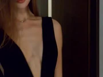 flowerr_powerr — take off bra [1745 tokens left] #new #erotic #dance #longlegs #lovense