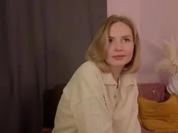 gwenkevwitch — my name is Jannie and im very new here!! ^^  goal: tease strips on my bra   #shy #blonde #feet #young #new [0 tokens remaining]