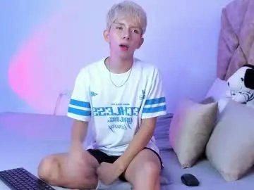 hyunjin_sun — GOAL: Take off clothes [100 tokens remaining] horny twink wants to cum in his jeans   #18 #Twink #asian #femboy #young