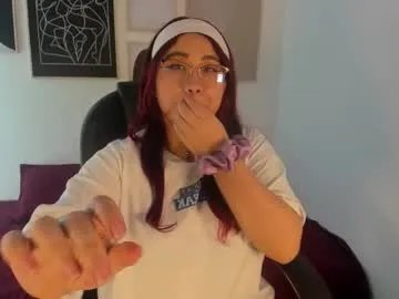 littlee_red on Chaturbate