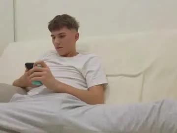 reeves_bae — GOAL: Invite a friend [165 tokens remaining] Welcome to my room! #feet #blonde #redhead #lovense #new