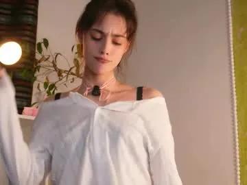 t_tragedienne — Goal: Doggy pose and ass slaps x10  - I'm Helena, a little #shy about my #smalltits becuse i'm #18 years old, #young #new girl here [186 tokens remaining]