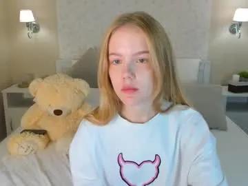 vicki_todd — GOAL: Wash like a cat [0 tokens remaining] Welcome to my room! Feel at home^^ #new #feet #nonude #18 #natural