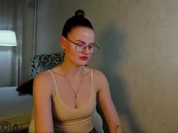 wanda_gomez — GOAL: show your ass [10 tokens remaining] Welcome to my room! #skinny #flexible #glasses #smalltits #fitness