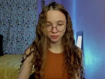 your_leslie — Change outfit [50 tokens left] Welcome to my room PM 5 tok #petite #young #feet #teen #cute