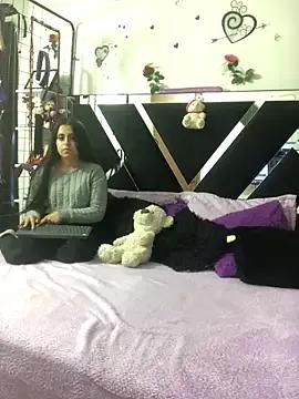 1lovelygirls on StripChat