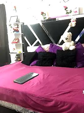 1lovelygirls on StripChat