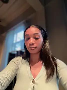 ___Nessa — Moan loud,rub hard clit&squirt in public