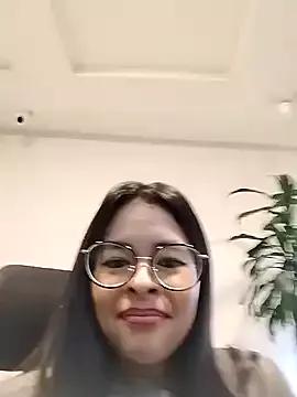 ALASKA_JONES on StripChat 