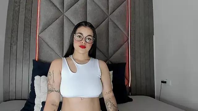 ALASKA_JONES on StripChat 