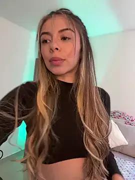 AmmyCollinsW on StripChat 