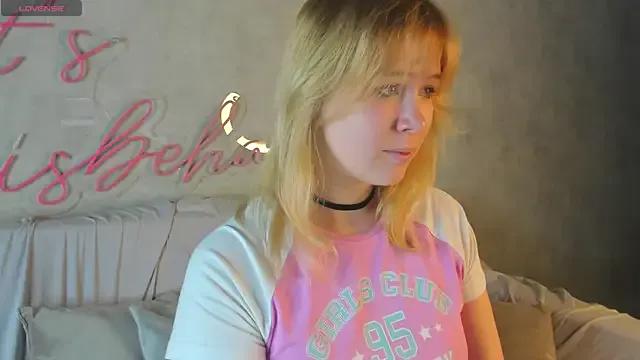 Amy_Kimberlly — Seduce with your legs